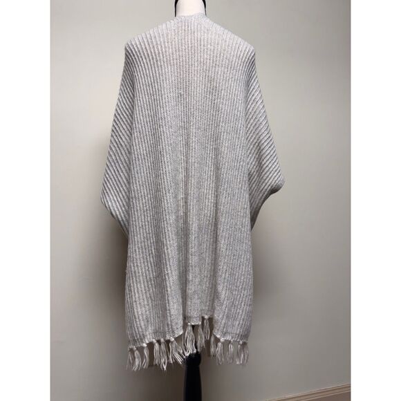 AMERICAN EAGLE Knit Fringe Sweater Poncho, Light Gray, One Size - Picture 7 of 12